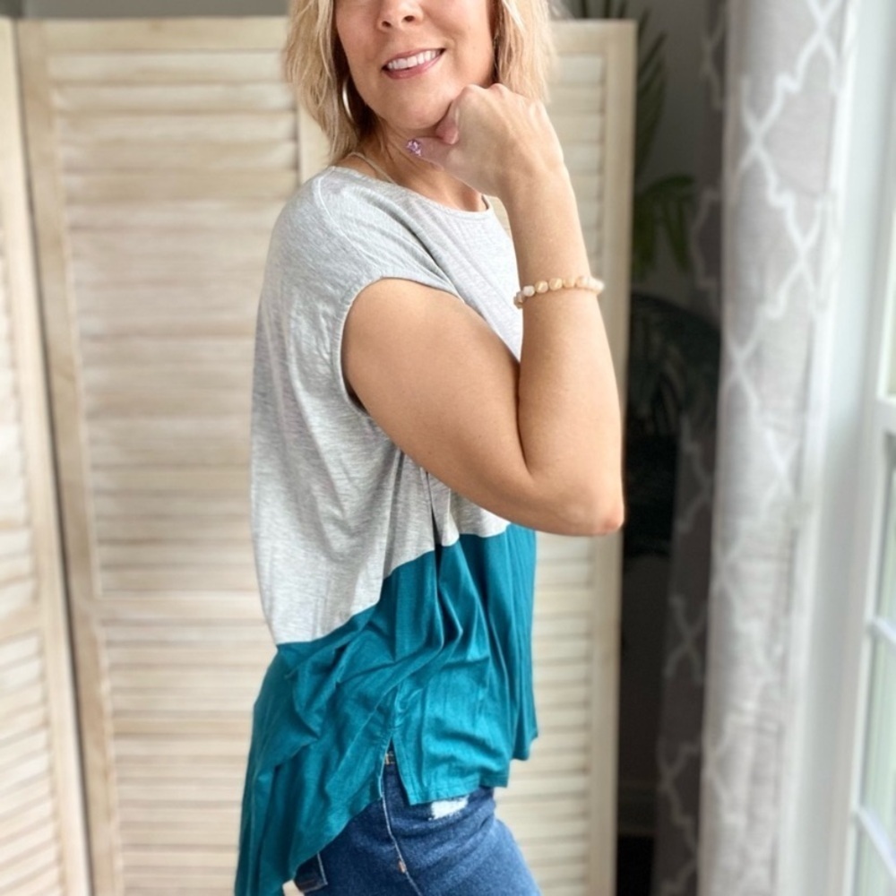Colorblock Tie Back Top - Picture 5 of 5